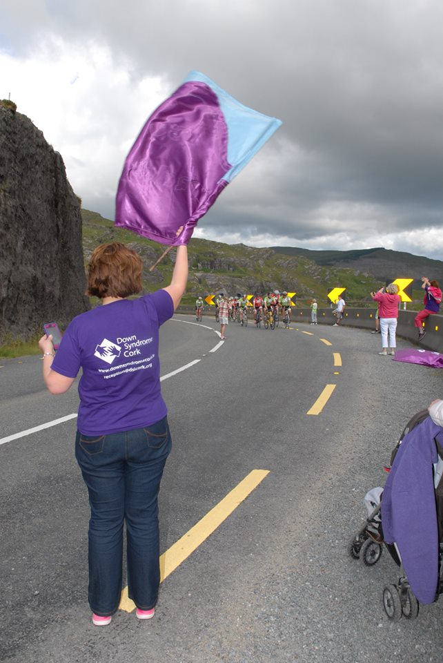 supporters at Caha Pass
